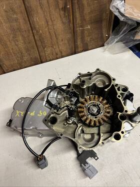 Honda 11340-hw2-671 05 Aquatrax F12x Stator Generator Magneto Housing 31120-hw1-671