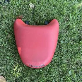 77200-hw1-a00za Honda Aqua Trax Aquatrax Rear Seat F-12x F12x F-12 F12 02 03 04 05 06 07 Red Passenger Oem