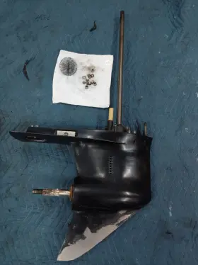 9148a67 Mercury 150hp 2 Stroke 25 Inch Lower Unit Gear Case Oem Wirh Hardware