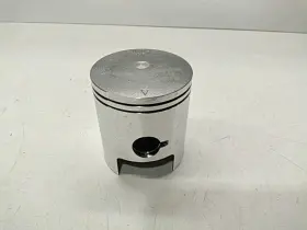 3240092 Polaris Piston - 2000 Nos