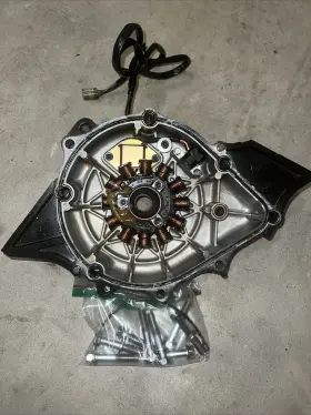 65u-81337-00-8p Yamaha Stator Flywheel Cover 2000 Waverunner 1200 Xl1200 Magneto Housing Oem