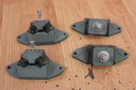 68n-44517-00-00 Yamaha 1999 Wave Runner Xl1200 Engine Motor Mounts W 68n-44517-00-00 Yamaha 1999 Wave Runner Xl1200 Engine Motor Mounts W