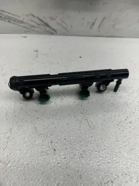 6fm-13761-10-00 Yamaha 2021 25hp Fourstroke Fuel Rail And Injectors