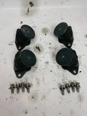 6k8-44517-01-94 Yamaha 1989 Wave Jammer Rubber Motor Mounts Oem Set Of 4 Bolts