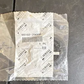 93102-29008-00 Yamaha Nos Oem Fzr Fx Sho Cruiser Oil Seal