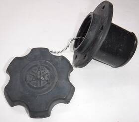 Yamaha Fn8-67831-01 Oem 2000 00 Waverunner Suv 1200 Gas Fuel Cap With Socket C84-8